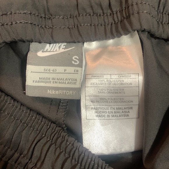 Nike athletic shorts - Picture 3 of 3